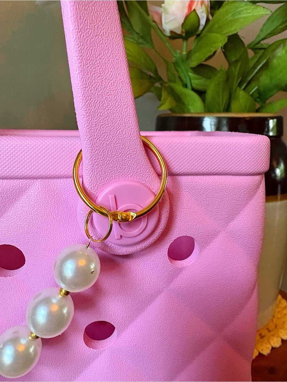 ♥️💖 Bogg Quilted Pink Taffy Bitty & Large Pearl Bag Chain Charm Bougie Bogg NWT - Picture 10 of 17